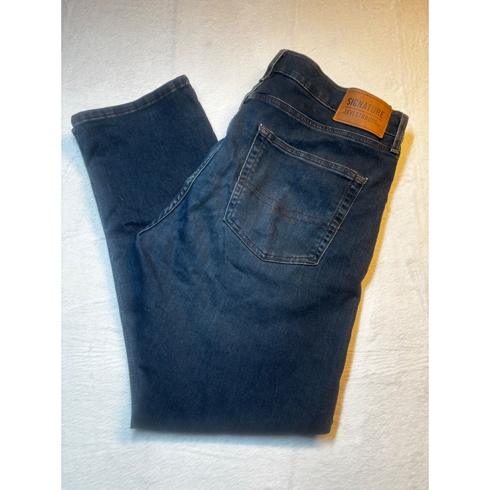 Signature Levi Strauss Jeans Mens 36/30 (actual 36/28)‎ Regular Taper Blue Denim